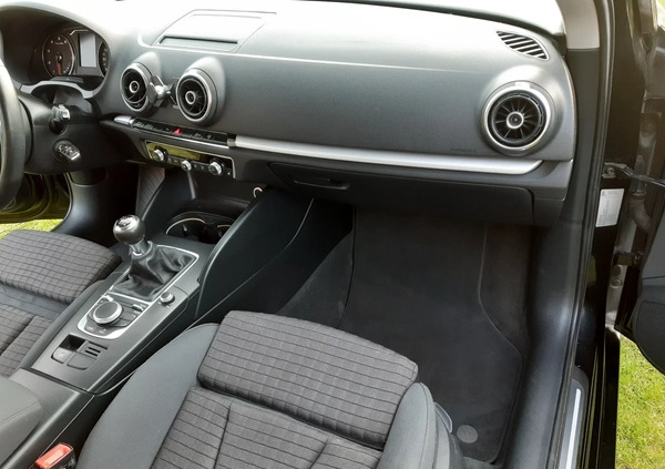 Audi A3 cena 48900 przebieg: 180000, rok produkcji 2014 z Hrubieszów małe 466
